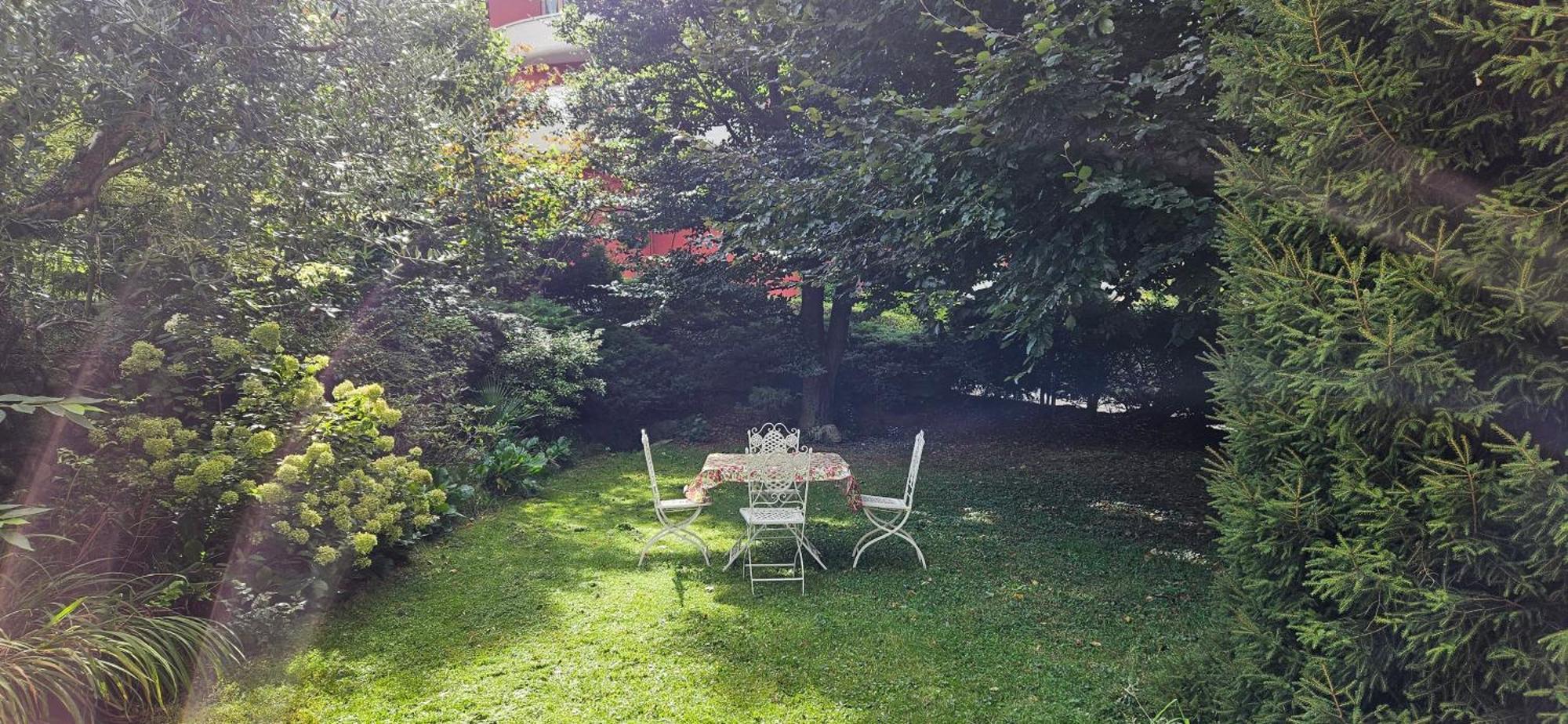Appartamento Con Ingresso Autonomo, Giardino Privato E Portico Introbio Ngoại thất bức ảnh