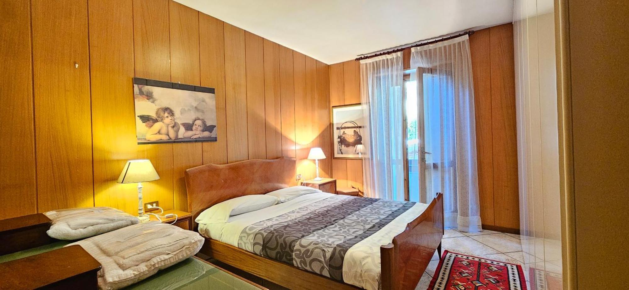 Appartamento Con Ingresso Autonomo, Giardino Privato E Portico Introbio Ngoại thất bức ảnh